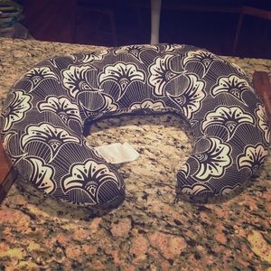 Nursing pillow